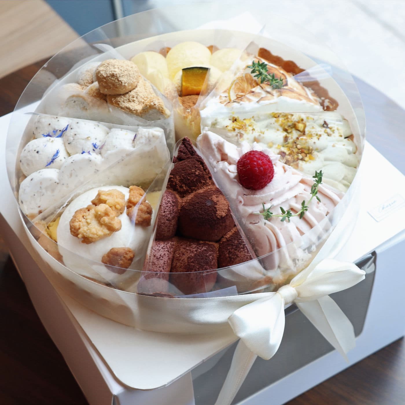 Assorted Box · 7 pieces